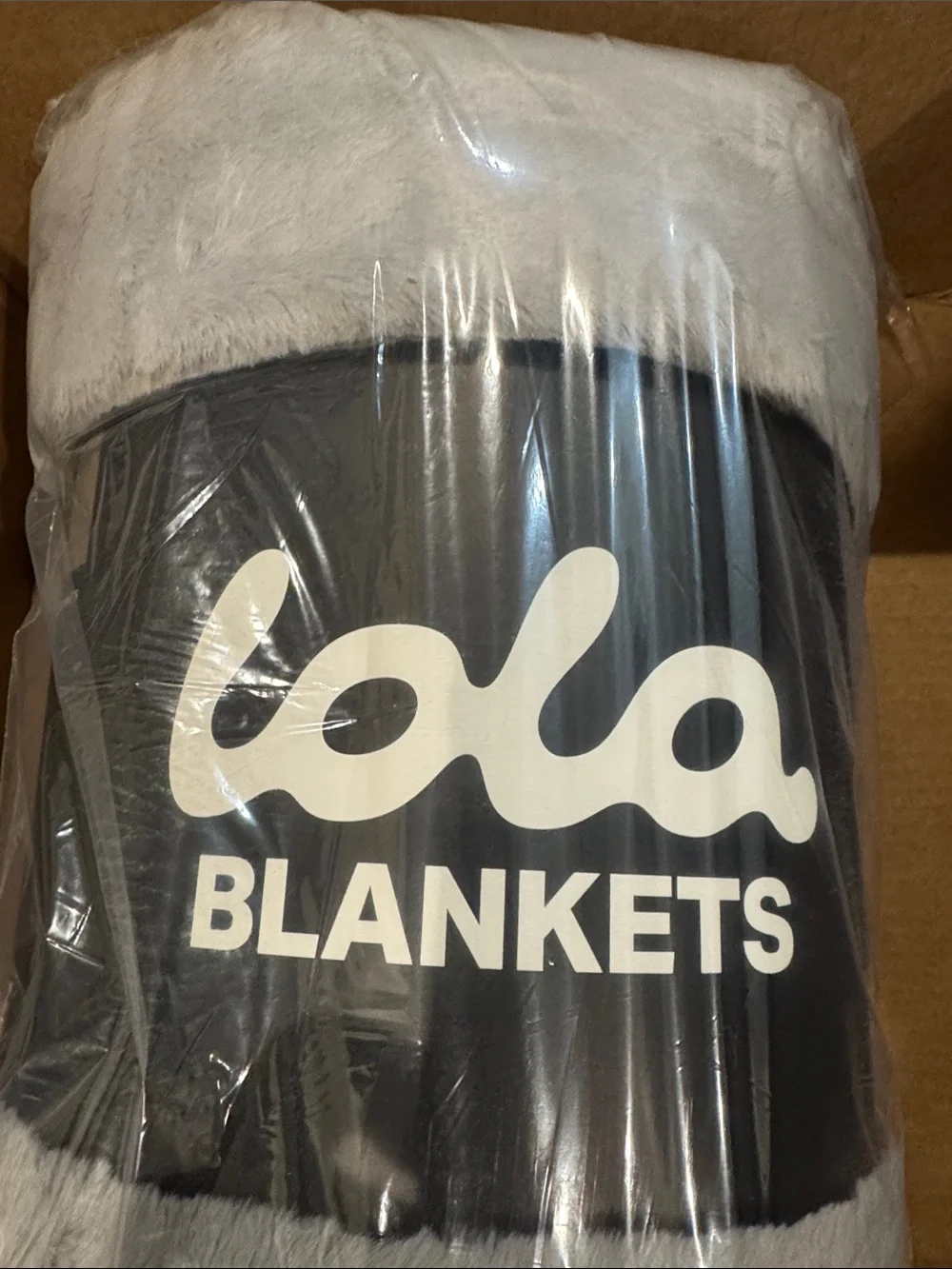 Lola Blankets/Silver Linings/Faux Fur Throw/Blanket/Size L/NWT/NIB/SEALED! NEW!
